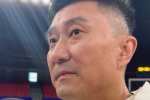 开云平台-徐杰G1赛后加练 杜锋：看到徐杰小胡等球员的自我要求 感到很欣慰