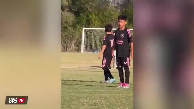 开云平台-太像了！梅西小儿子西罗提前观察+过人+连续扣球+破门一气呵成